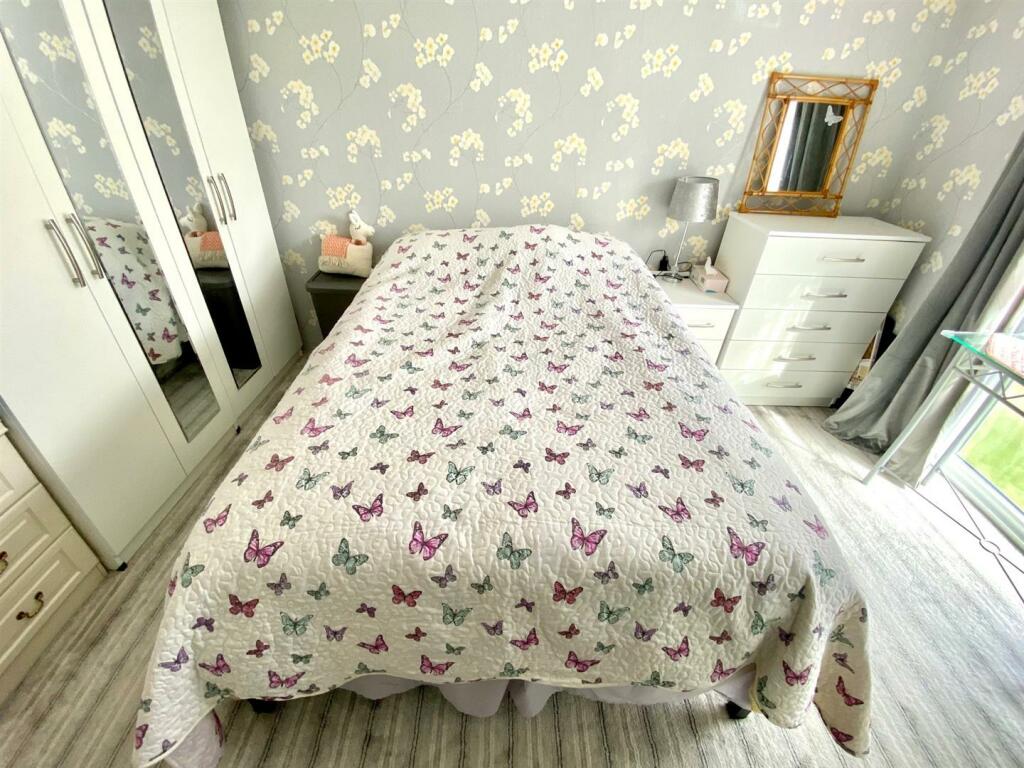 MASTER BEDROOM.jpg