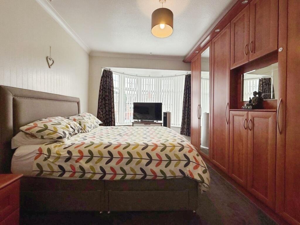 pbox-bedroom-325206.jpg