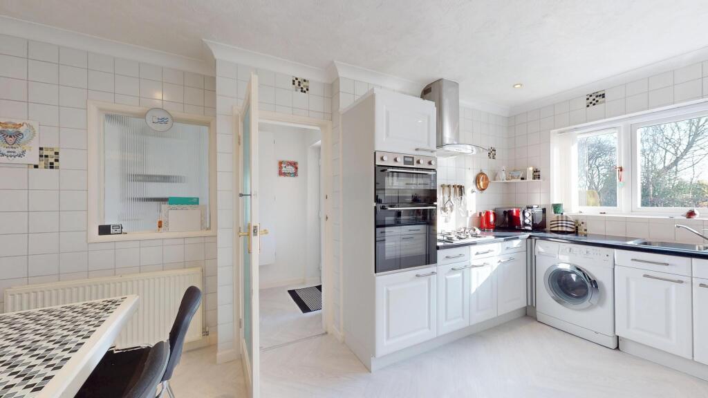 18-Magdalene-Close-03092025_174322