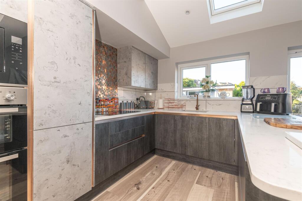 27 - 23 Queens Drive S75 2QQ.jpg