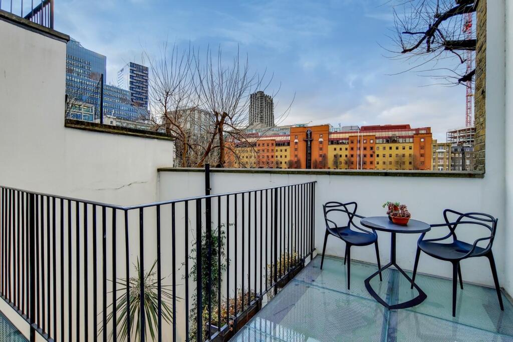 2_Balcony-1.jpg