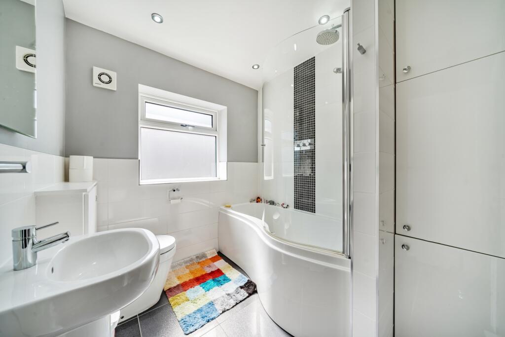 EweMove Sale 175 Dane Road