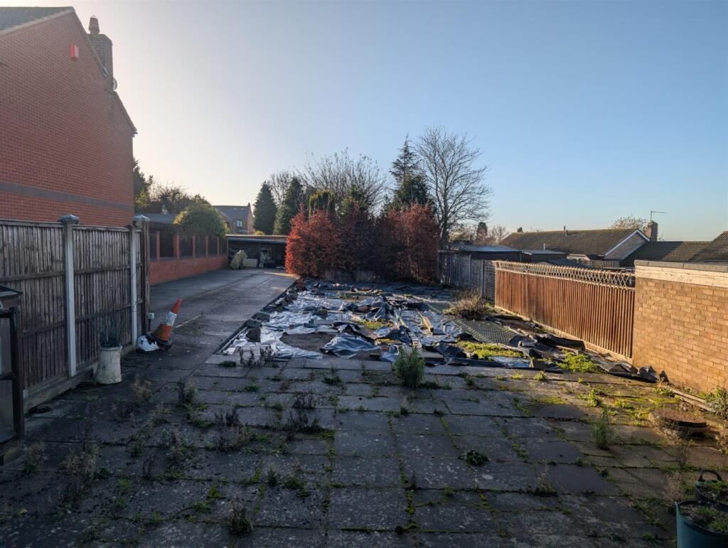 WhatsApp Image 2025-12-02 at 15.00.57 (1).jpeg