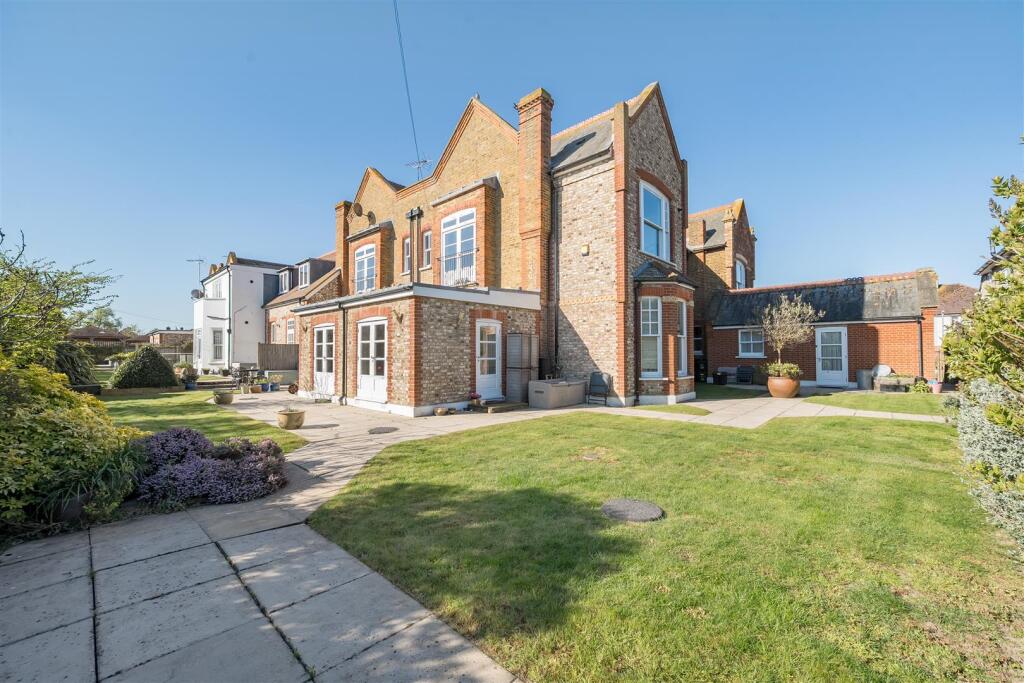 Leander Court, Graystone Road, Tankerton