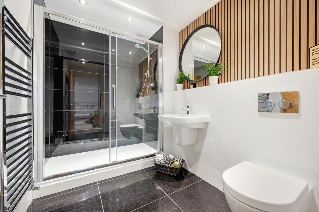 En-Suite to Bed 2