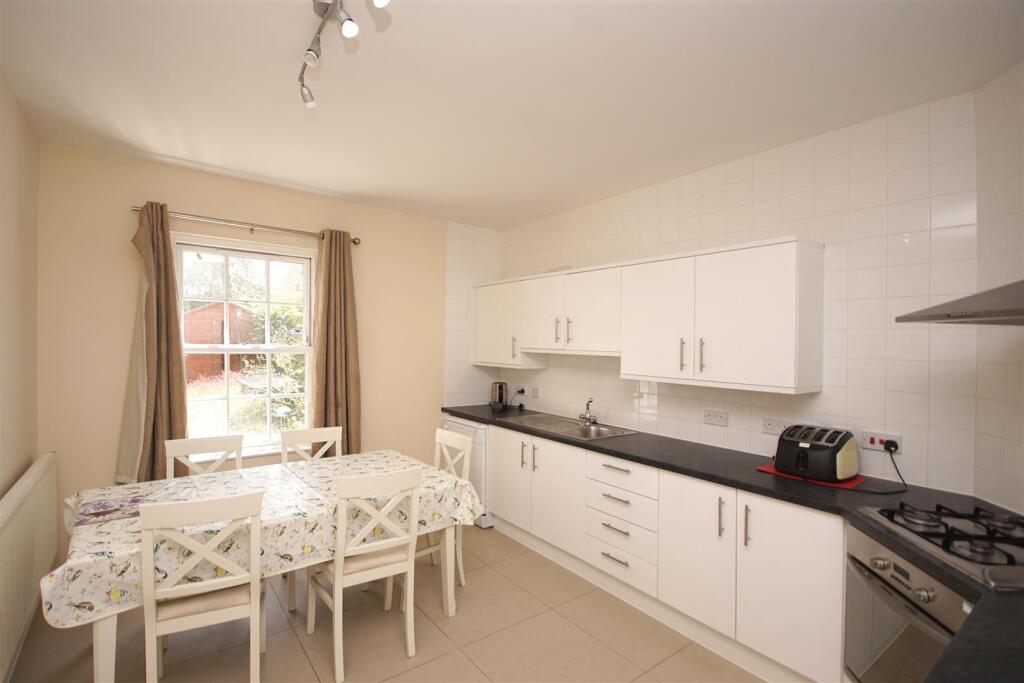 Kitchen/Breakfast Room