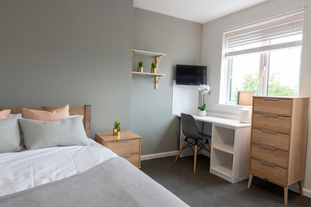 11 Well Street, Bedroom 9