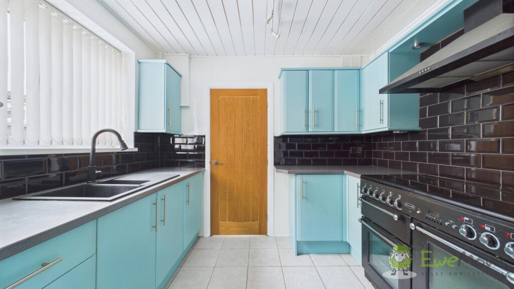 CAM03669G0-PR0017-STILL012