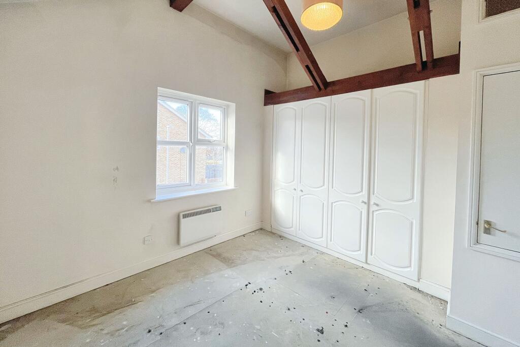 28 Springfield Place, New Malden KT3 3LJ