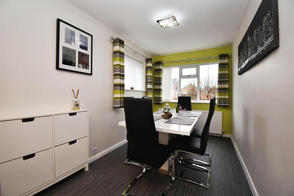 Kitchen / dining room