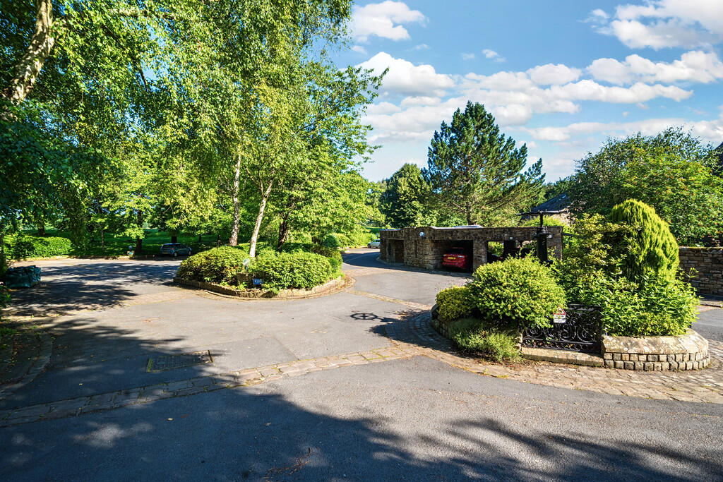 Gardens &amp; Gro...