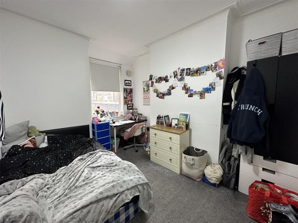 3ar.room1.JPG