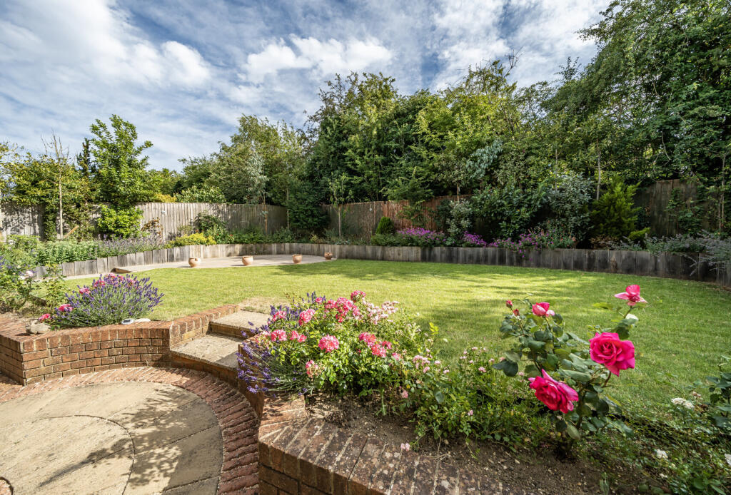 1316922-41-685db0...