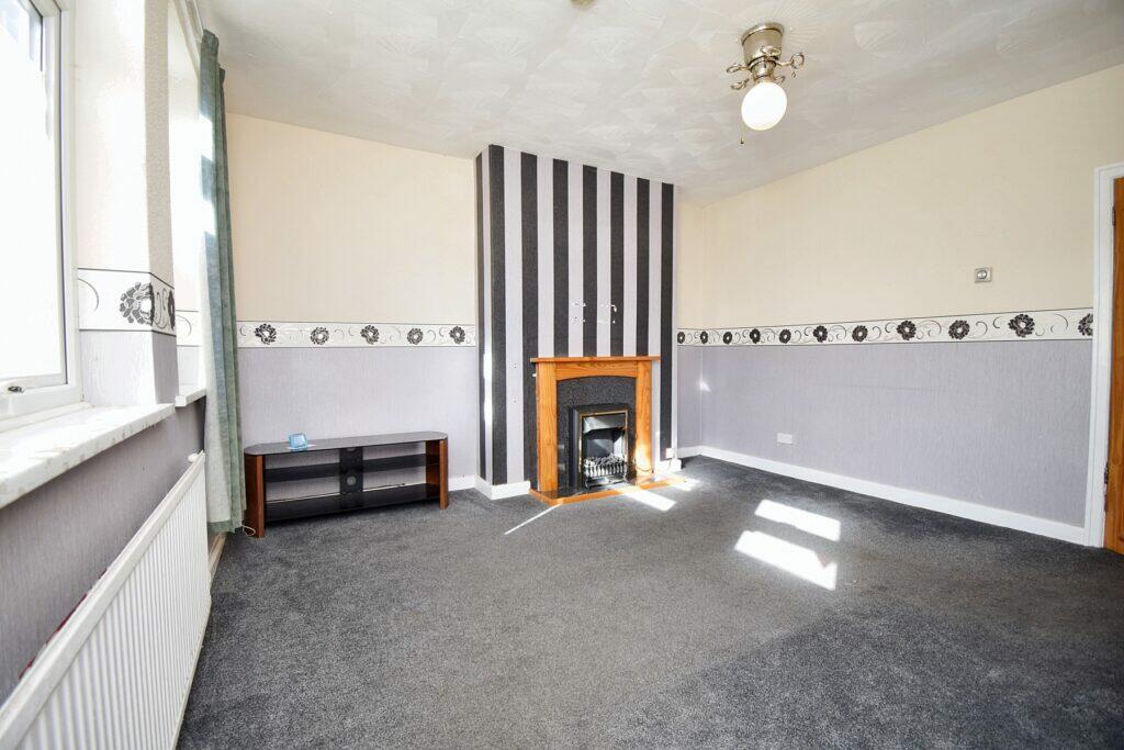 Nodder Road - Overview of Lounge