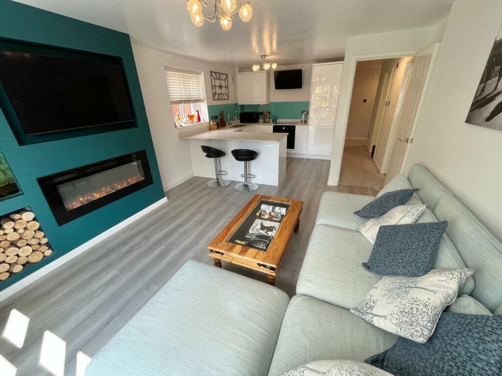 Lounge Aspect 3.jpg