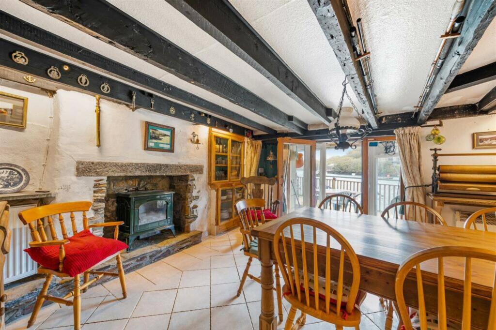 Ferrymans Cottage, 6 Station Road, Fowey, PL23 1DF