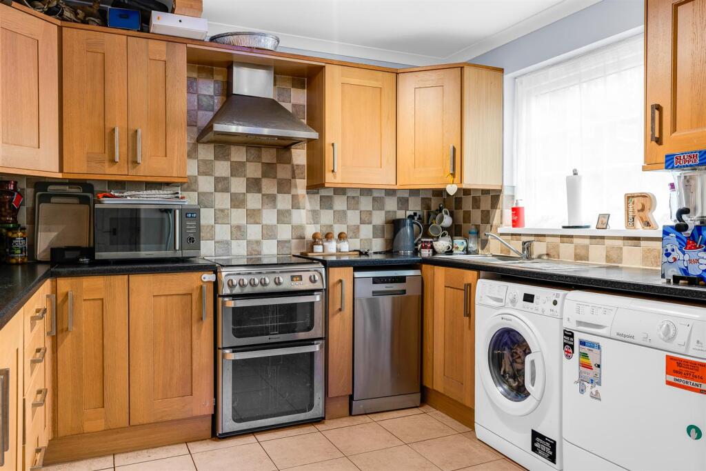 Balmoral Close, Stevenage