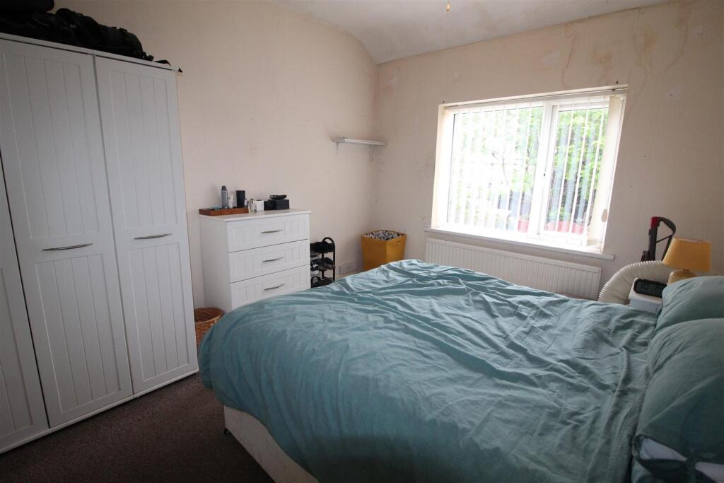 Curzon Road, 179, bed 2.JPG