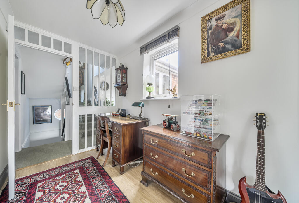 1329971-20-689247...