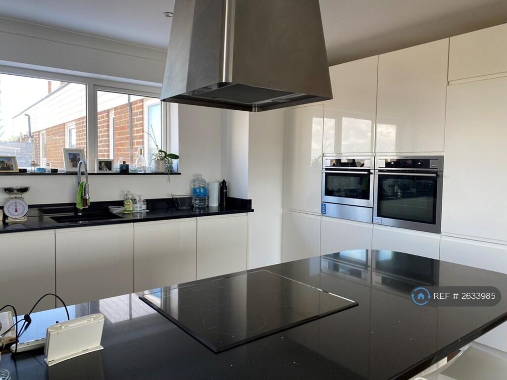 Kitchen  4.11m x 2.90m