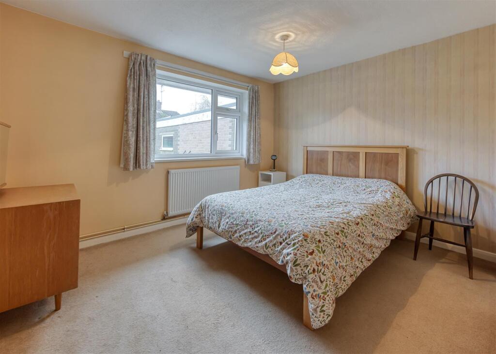 1 Ravensholme-bed2.jpg