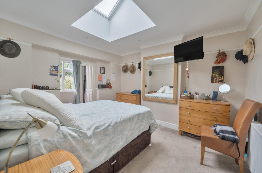 1295315-10-682dc7...