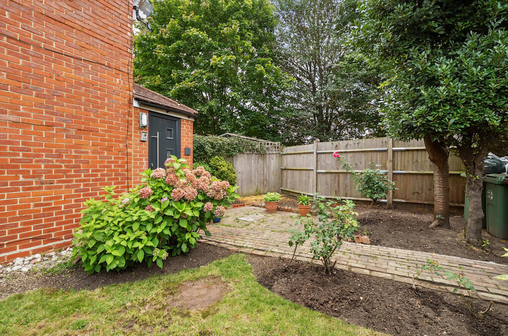 1332641-17-689490...