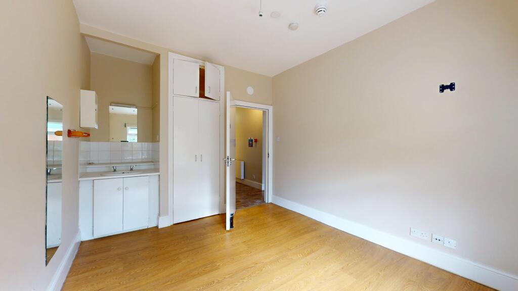 4 &amp; 6 Rosswood Gardens, Wallington SM6 8QZ