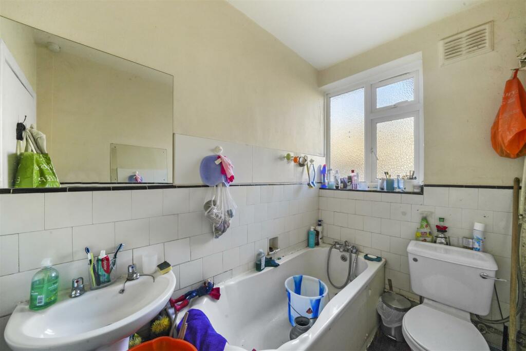 184 Neasden Lane - FDJ28OGAfh5kQRse6RrB.jpg