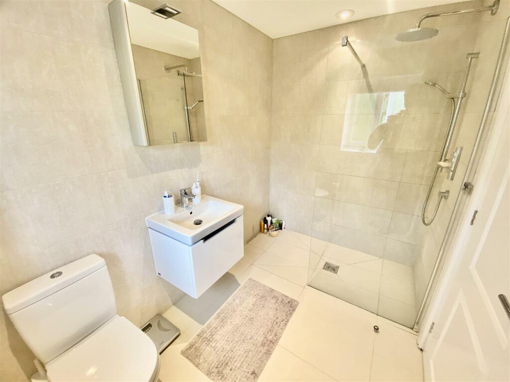 ENSUITE WET ROOM