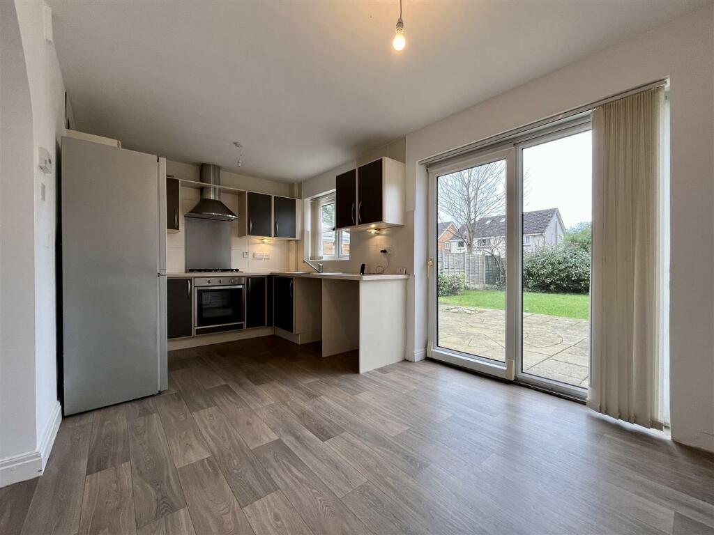 Kitchen / Dining Area Aspect 2