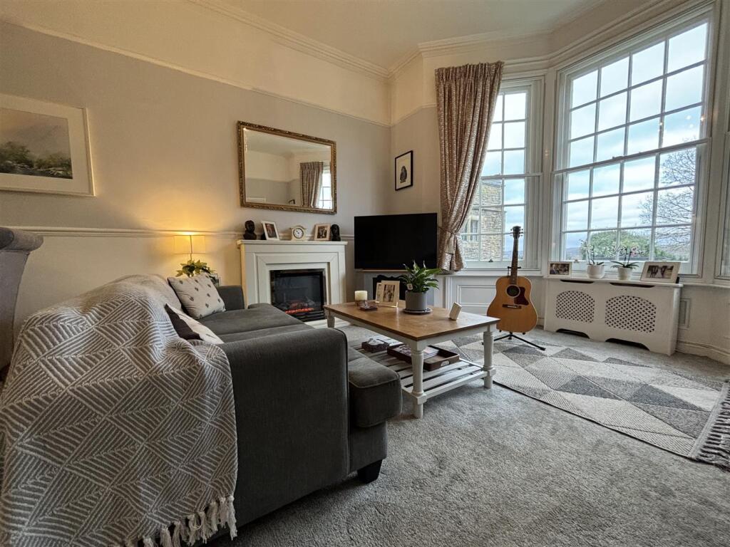 Roffey Park Lounge.jpg