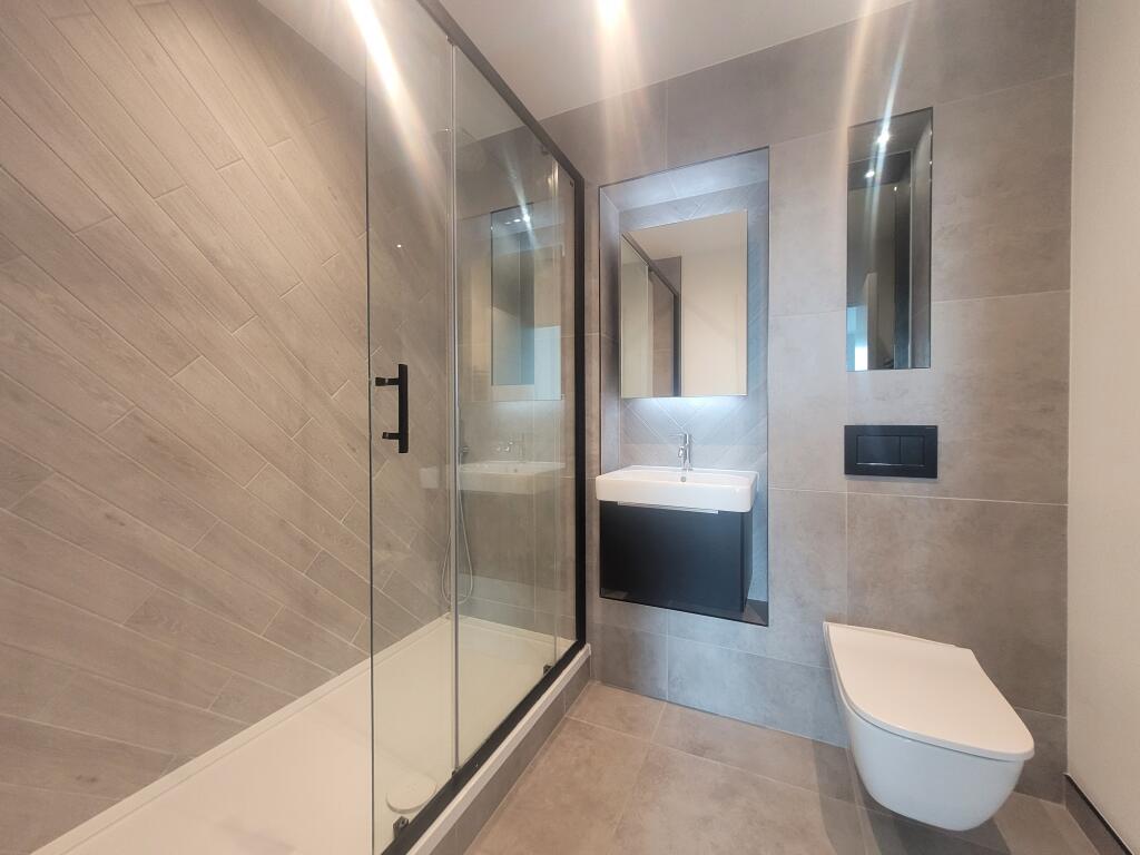 En-suite Bathroom