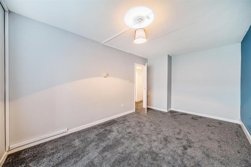 18 Cowan Close, Rugby (16).jpg