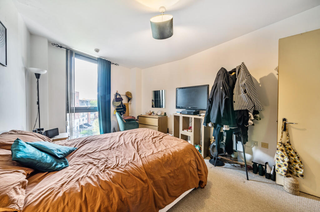 1285636-13-684072...