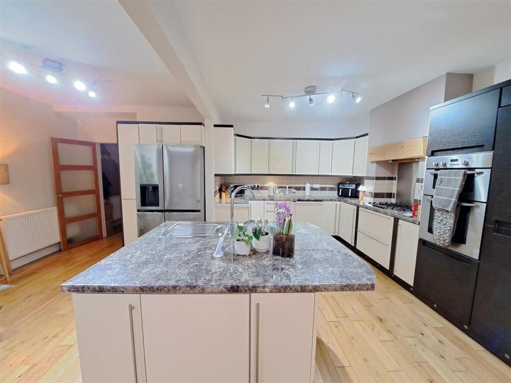 Open Plan Kitchen/Dining/Family Room