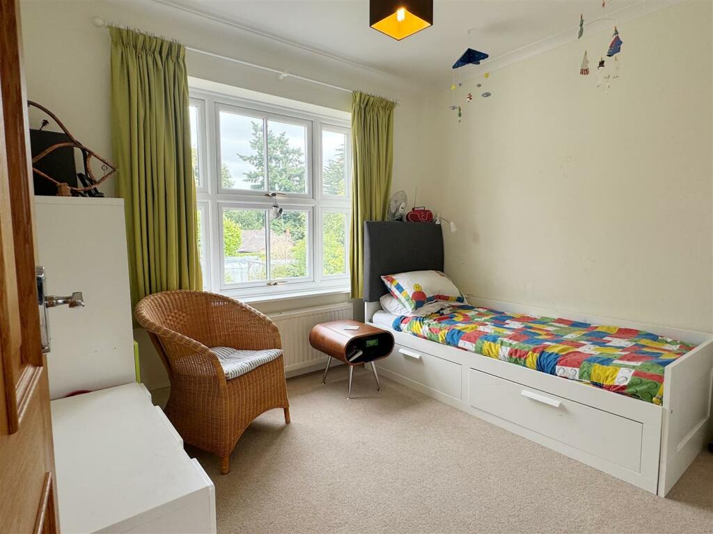 Bed 3.JPG
