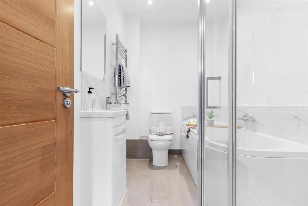 Main Bathroom