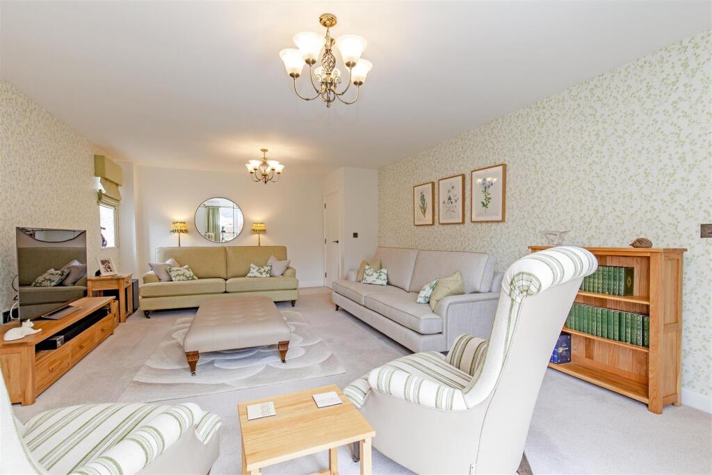 Reception Room-2.jpg