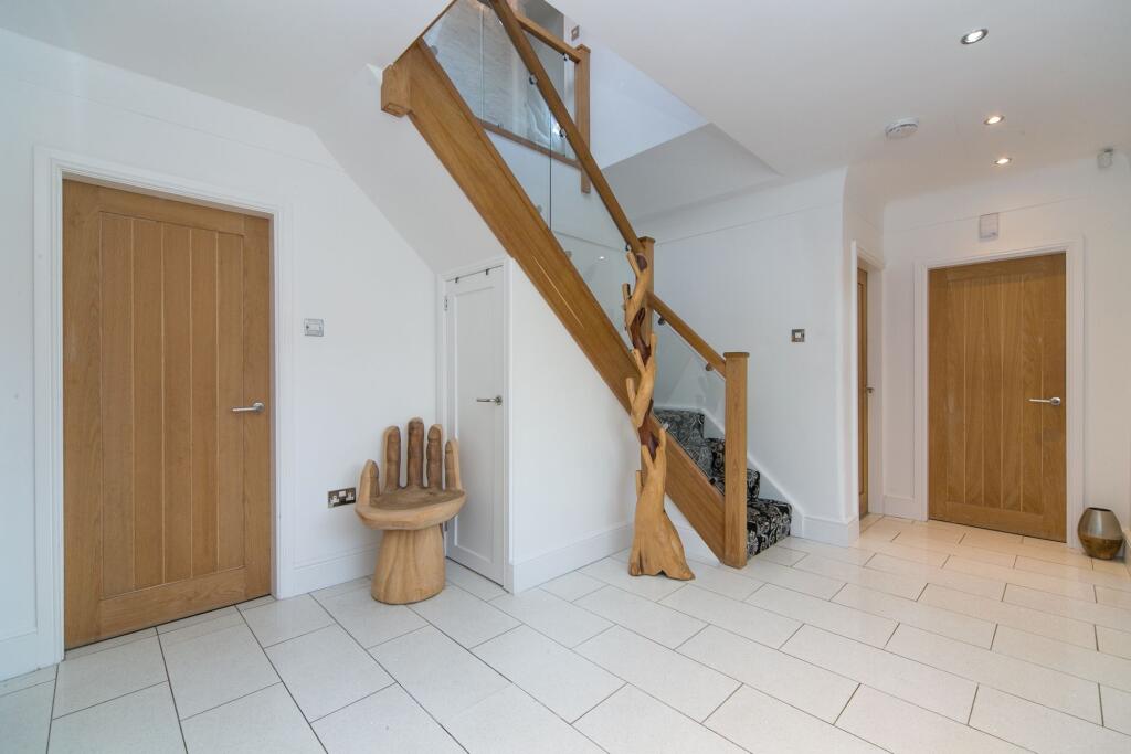 ENTRANCE HALLWAY