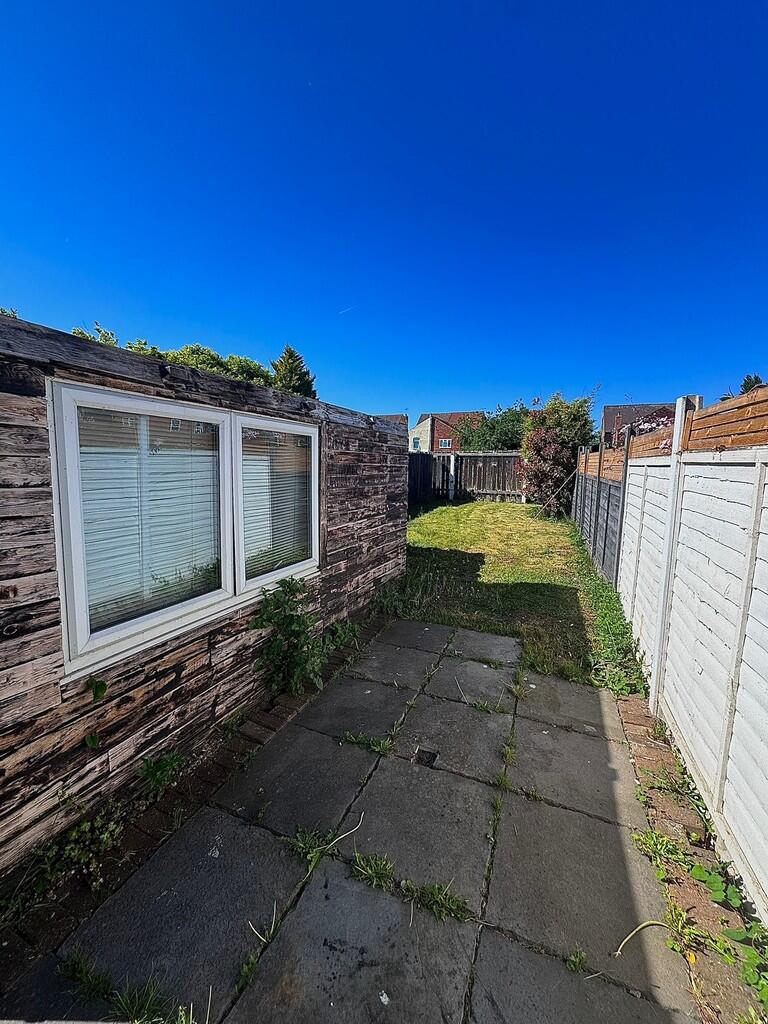 61 MELROSE GARDEN