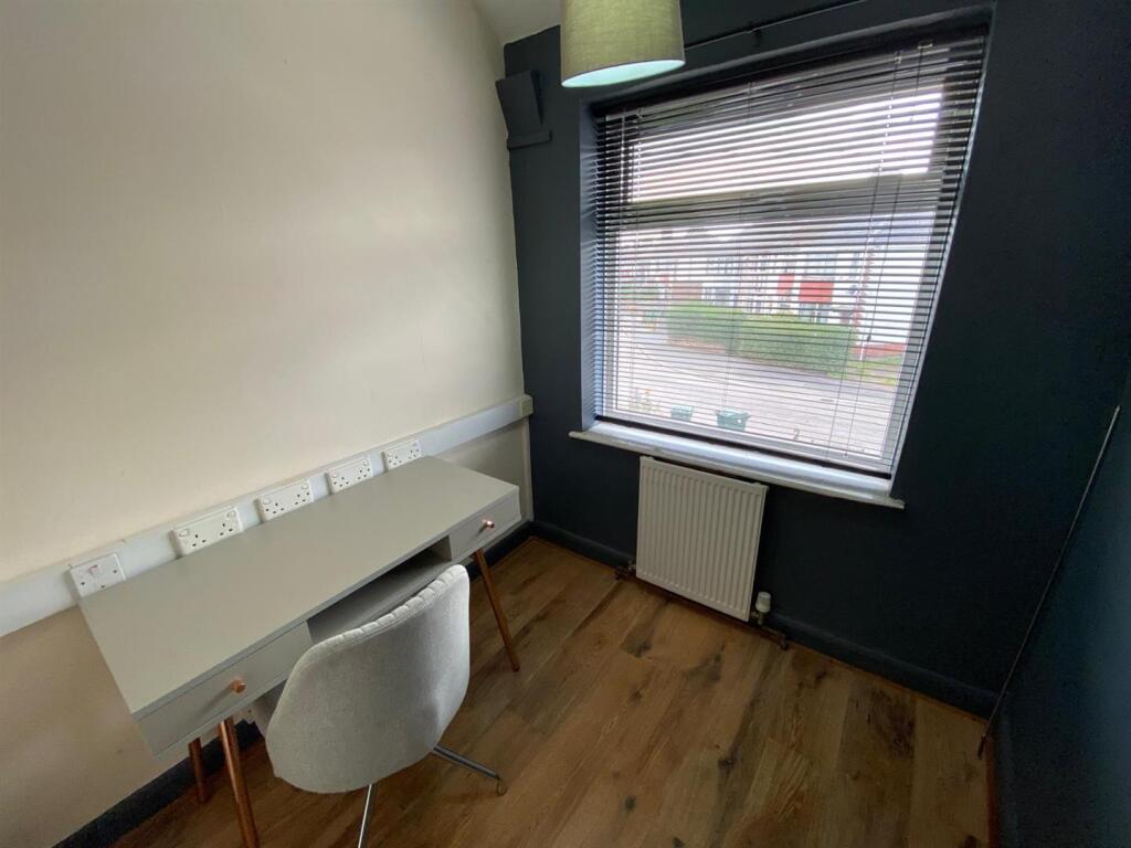 Bedroom 3 / Study