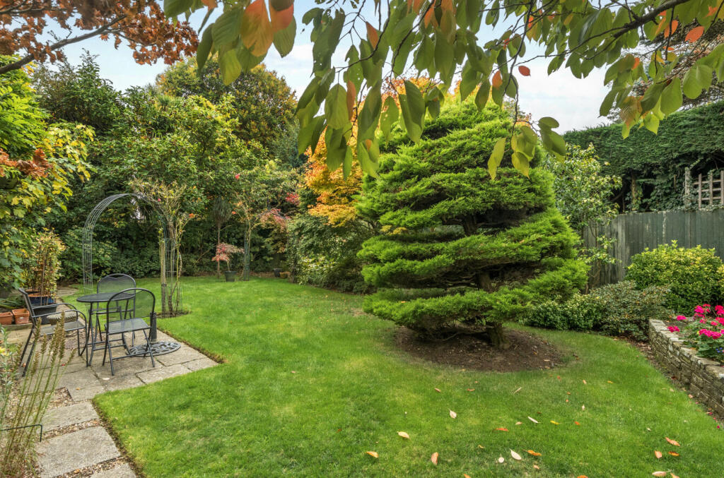 1369036-7-68f20f0...