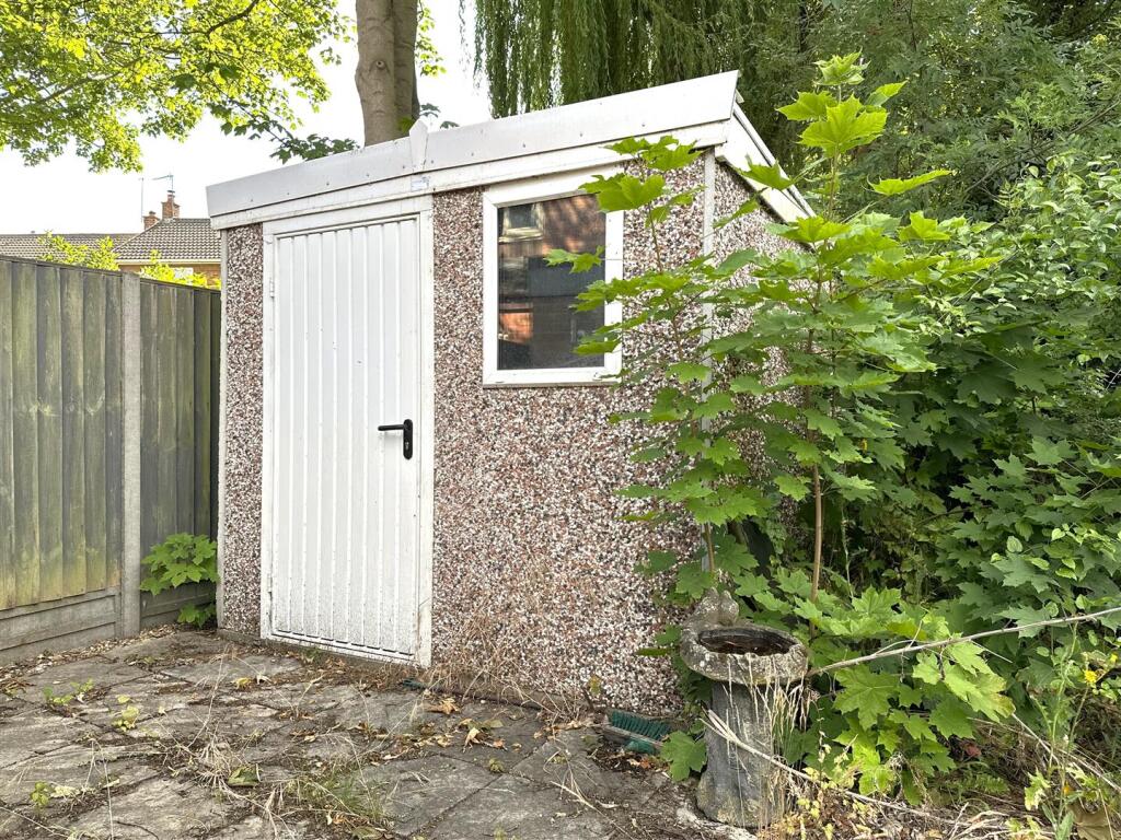 Detached Outside Store 751