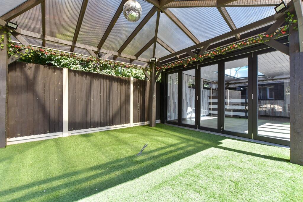 Workshop/Outbuildings