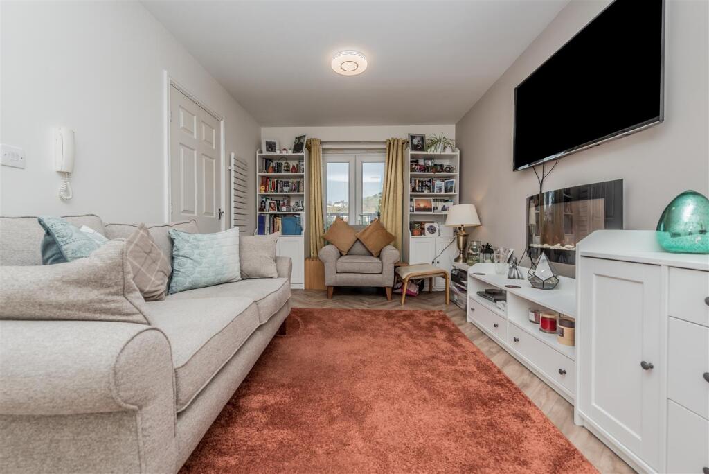 Living Room &amp; Dining Area: