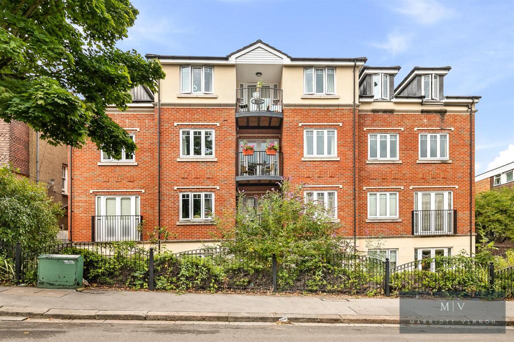 Flat 2, 28, Normanton Road MV-16.jpg
