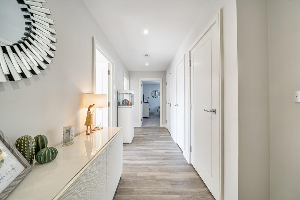 1311642-9-6853002...