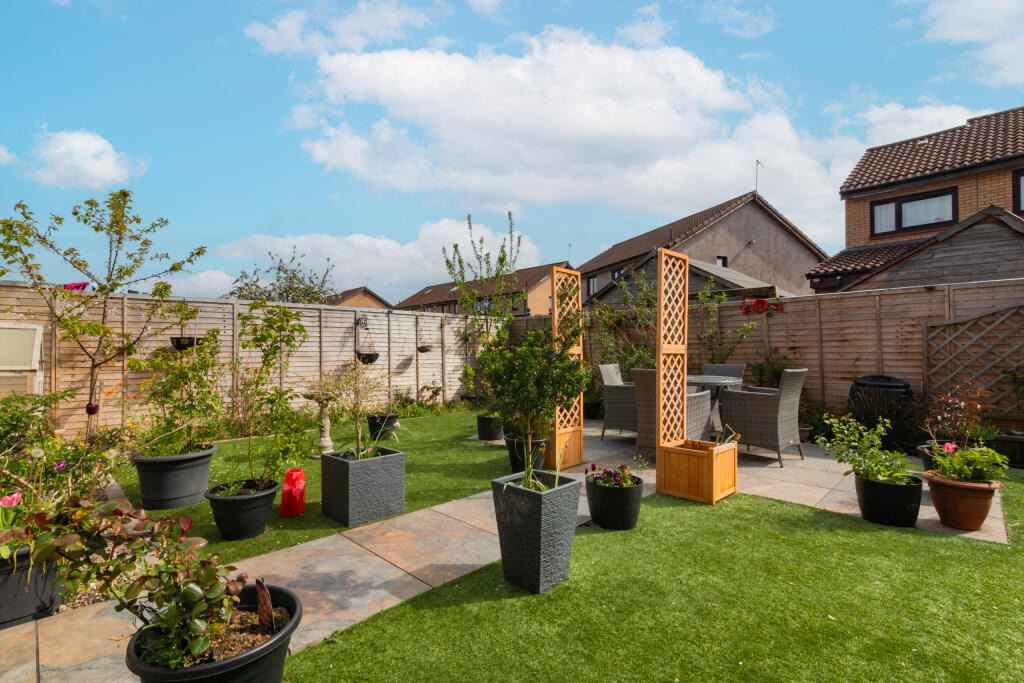 39 fischer gardens  Paisley  Pa1 2st L-17