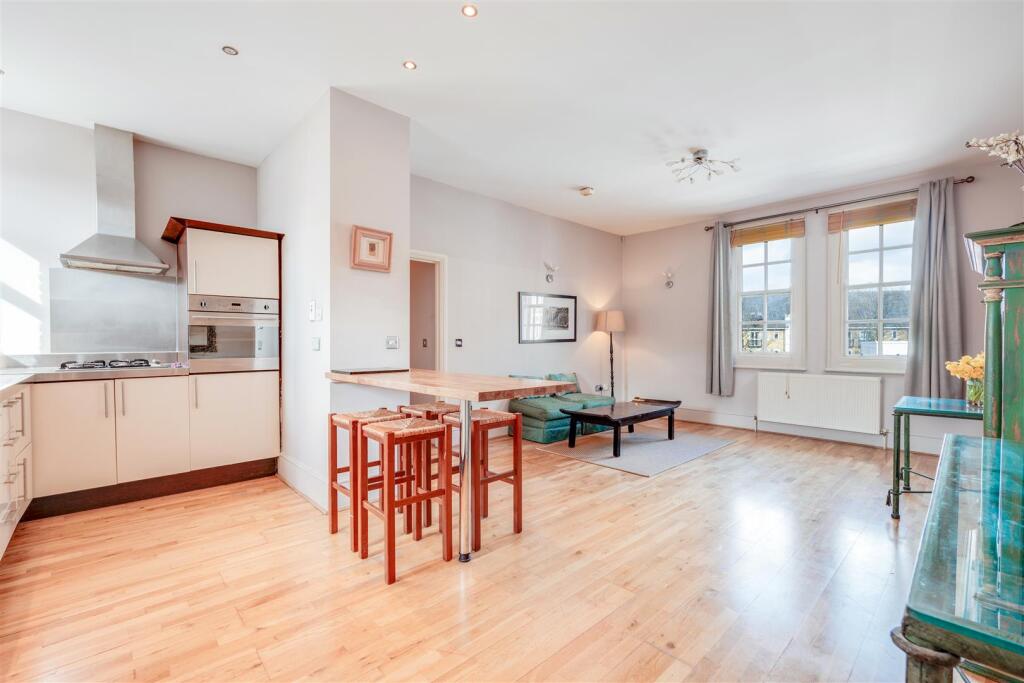 Reception Room-2.jpg